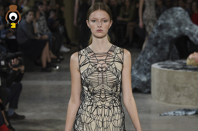 #SuzyPFW: Iris Van Herpen � Keeping Fashion Alive