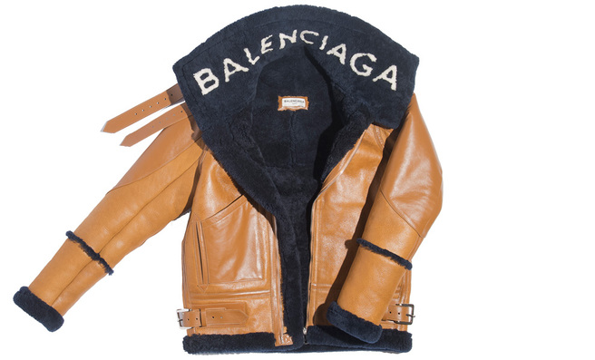  :     Balenciaga