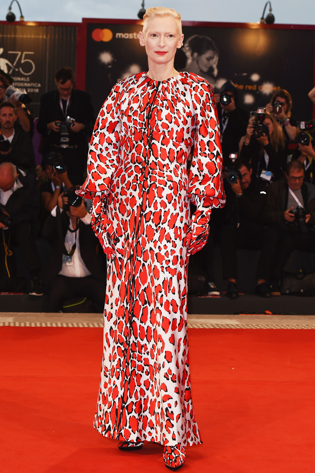    Schiaparelli Couture     .     