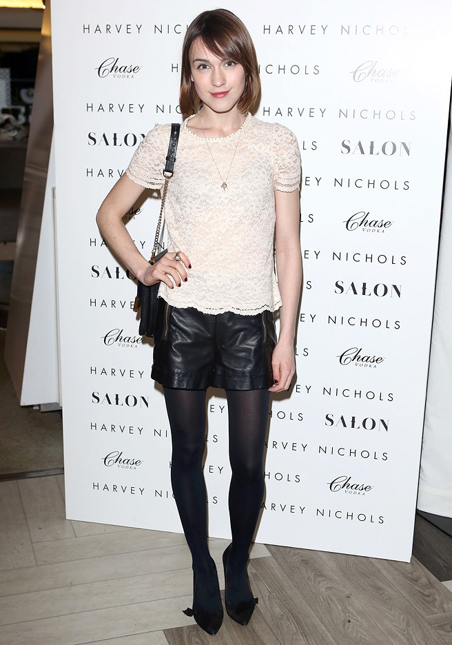 ������ ���� ������� �� ����������� 1205 Paula Gerbase � ���������� ���������� Harvey Nichols