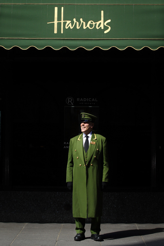 ���������� ��������� Harrods ������������ � Dior