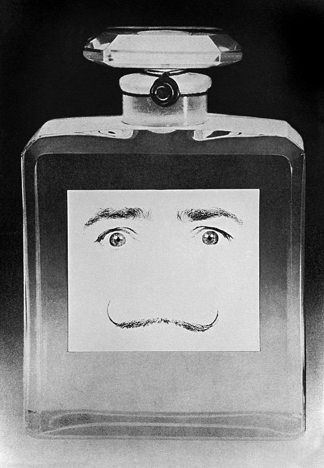 �������� � ����� Chanel �5 � Palais de Tokyo