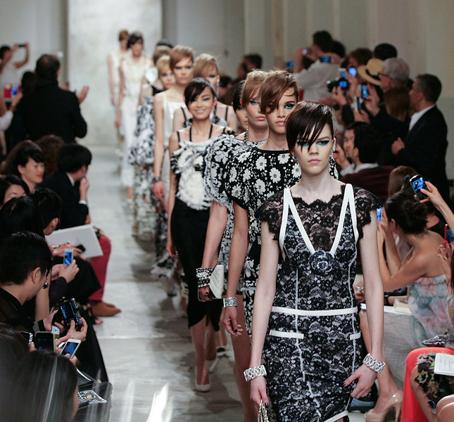 ������ ����� � ��������� ������ Chanel � ���������