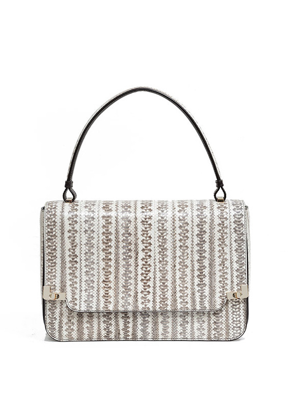 ����� ����