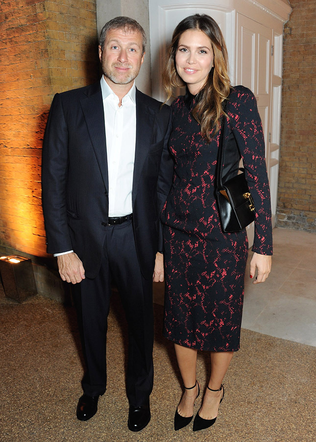 ����� ��������� � ���� ������ � ������ Louis Vuitton �� �������� Serpentine Sackler Gallery � �������
